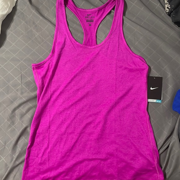 Nike Tops Nwt Nike Womens Workout Tank Poshmark